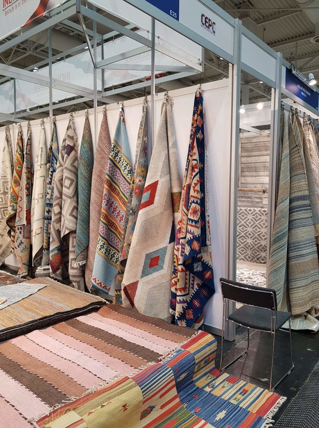 Afghan Carpet Producers Sign 11 Million USD Worth of Contracts